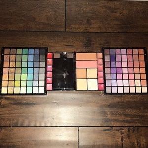 Huge makeup pallet